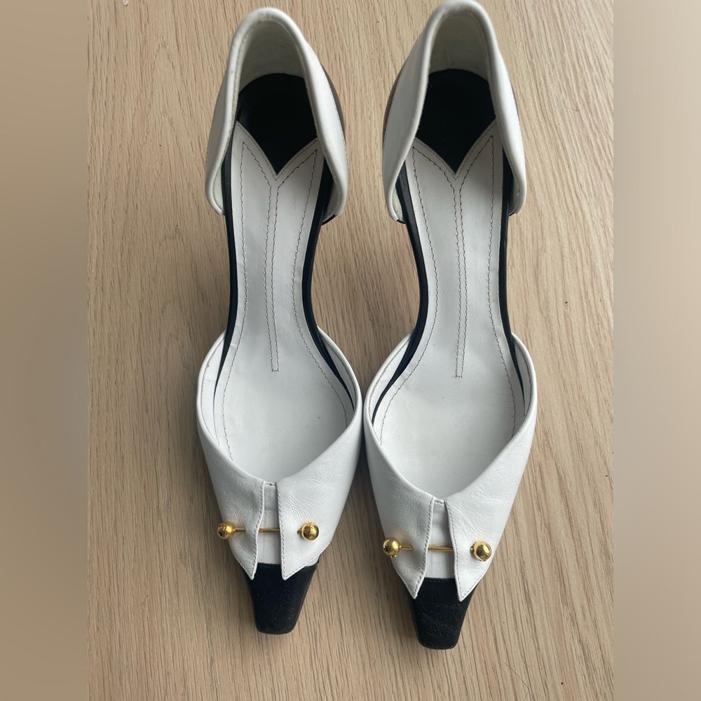 Chanel Vintage D'Orsay Pumps